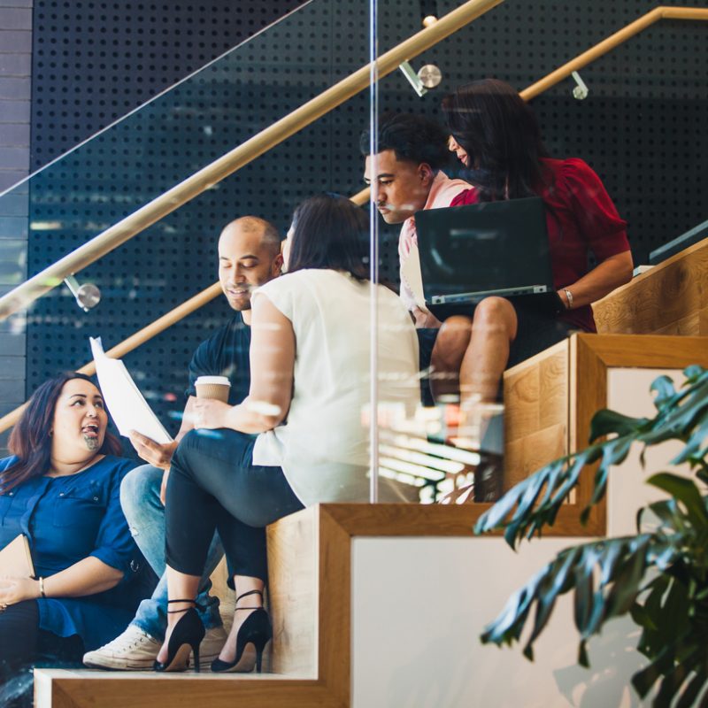 team-meeting-on-stairset